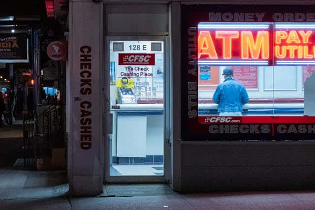Bank-atm